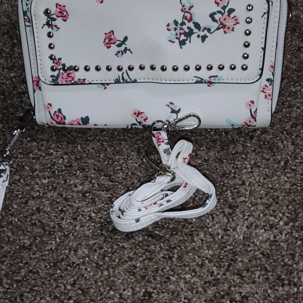 Elegant Floral Crossbody Bag with Stud Accents - Picture 16 of 17